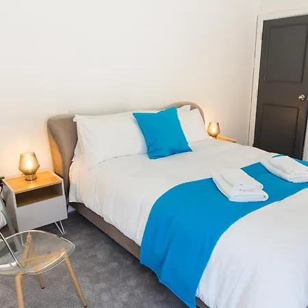 Coastline - Heart Of 1 & 2 Bed New Apartments, Ideal For Contractors And Holidayers