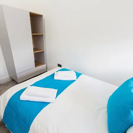 Coastline - Heart Of 1 & 2 Bed New Apartments, Ideal For Contractors And Holidayers