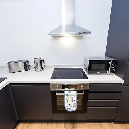 Coastline - Heart Of 1 & 2 Bed New Apartments, Ideal For Contractors And Holidayers *