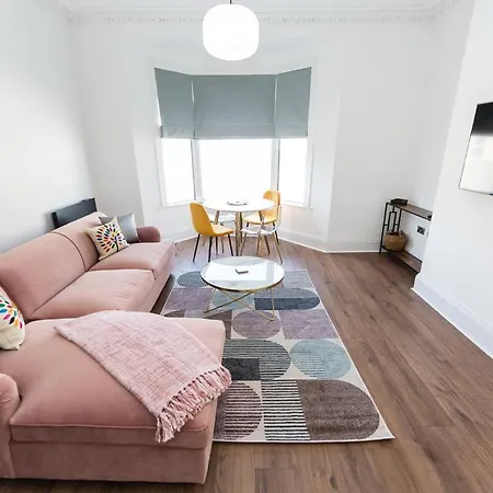 Apartment Coastline - Heart Of 1 & 2 Bed New Apartments, Ideal For Contractors And Holidayers *
