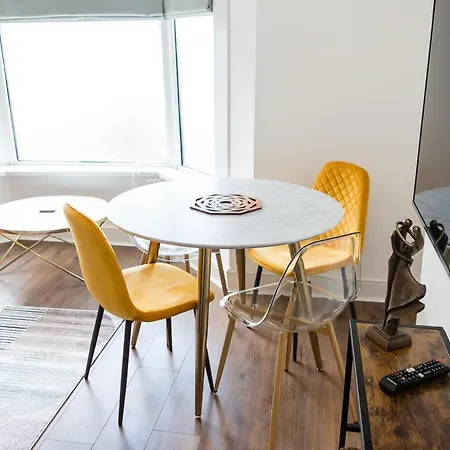 Coastline - Heart Of 1 & 2 Bed New Apartments, Ideal For Contractors And Holidayers *