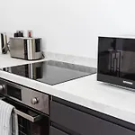 Coastline - Heart Of 1 & 2 Bed Apartments, Ideal For Contractors And Holidayers *