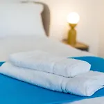 Coastline - Heart Of 1 & 2 Bed Apartments, Ideal For Contractors And Holidayers דירה *