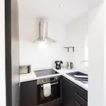 Coastline - Heart Of 1 & 2 Bed Apartments, Ideal For Contractors And Holidayers 아파트 *