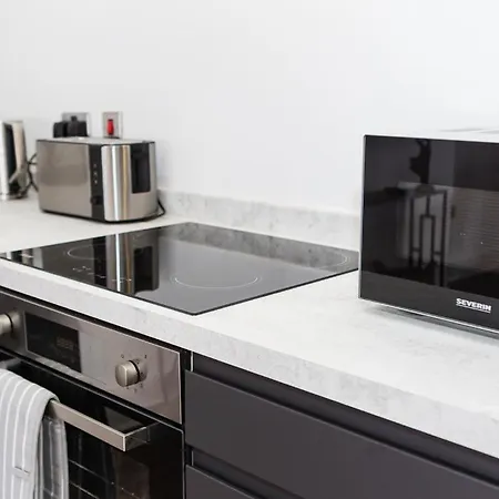 Coastline - Heart Of 1 & 2 Bed Apartments, Ideal For Contractors And Holidayers *
