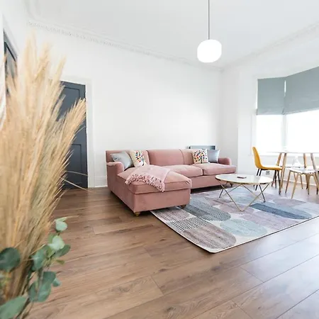 Coastline - Heart Of 1 & 2 Bed New Apartments, Ideal For Contractors And Holidayers Apartment