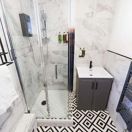 Apartament Coastline - Heart Of 1 & 2 Bed Apartments, Ideal For Contractors And Holidayers