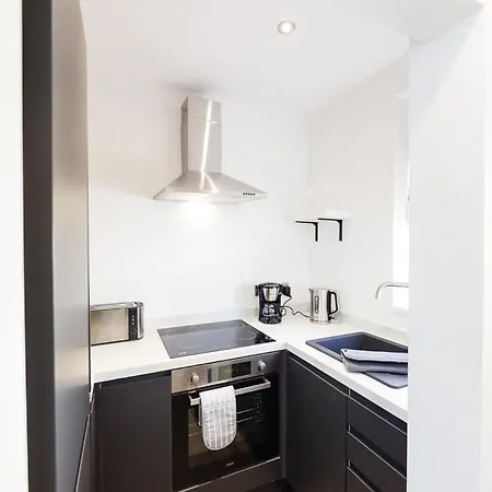 Coastline - Heart Of 1 & 2 Bed Apartments, Ideal For Contractors And Holidayers Apartman *